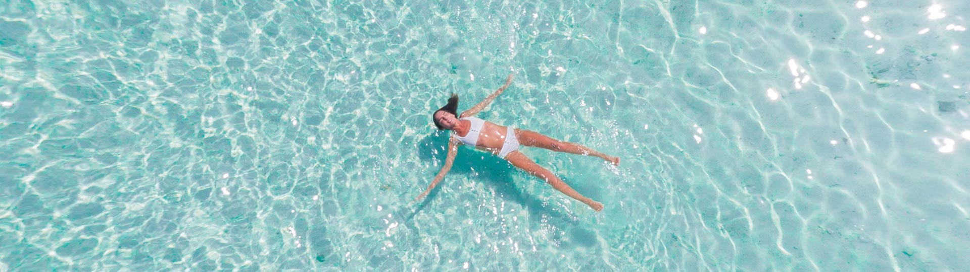 beneficios-bano-piscina