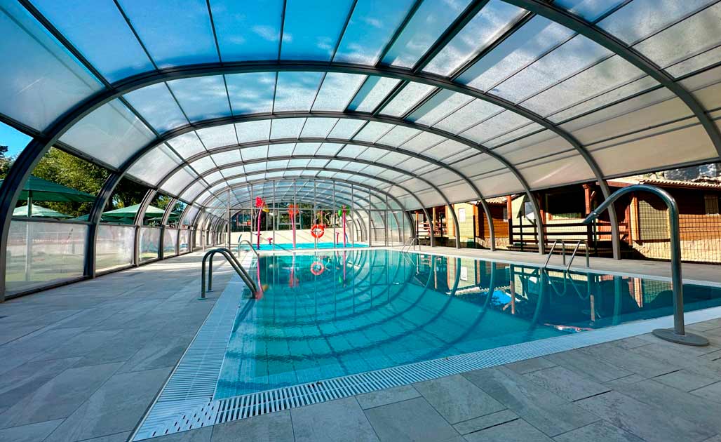 como-es-una-cubierta-retractil-para-piscina