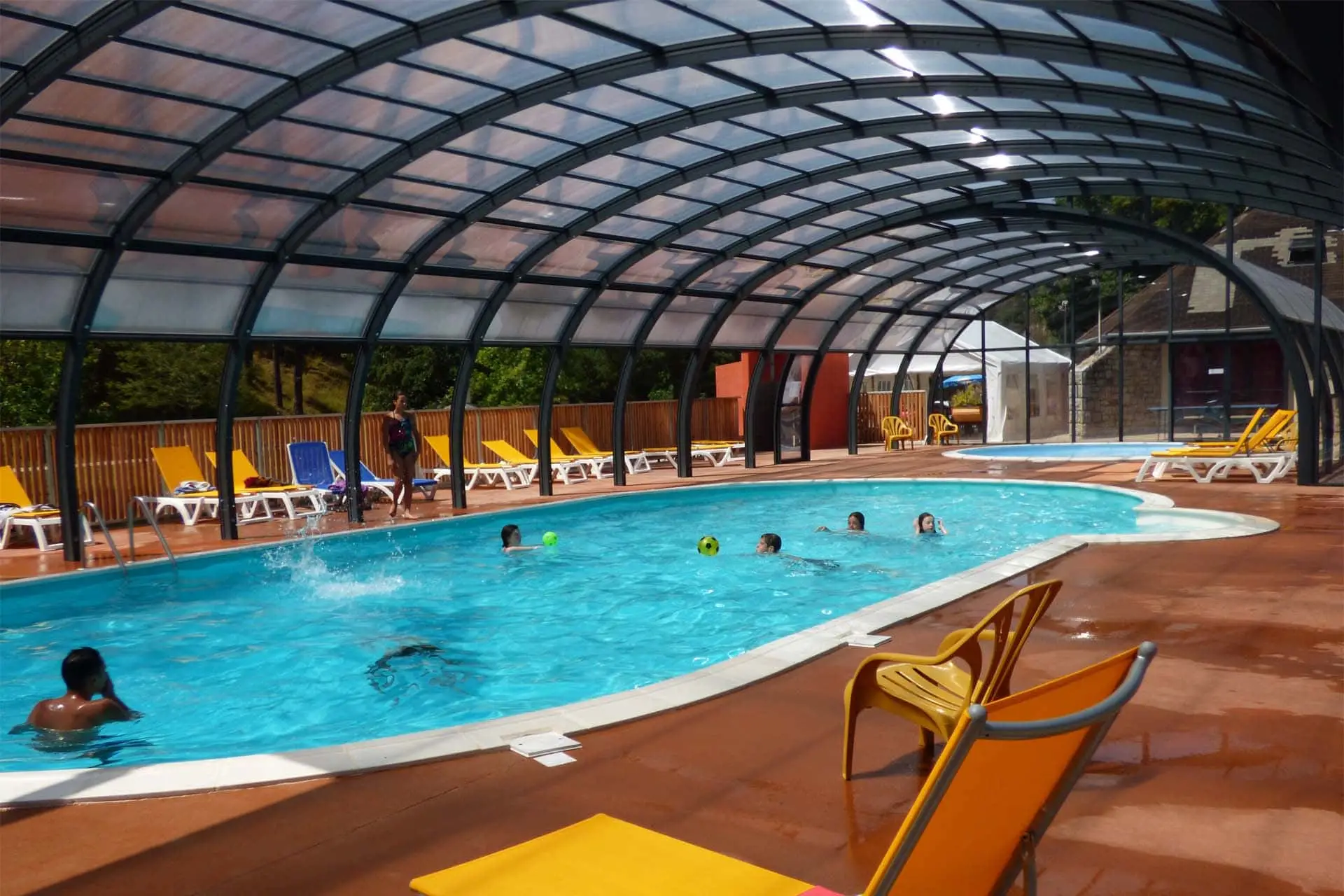 /cubiertas-de-piscinas/cubiertas-moviles-para-piscinas-grandes/vega-line-deslizante-extra/