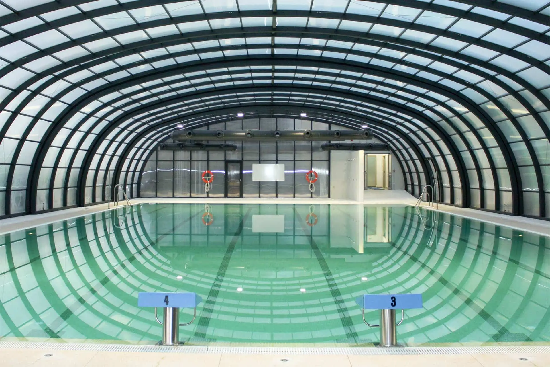 /cubiertas-de-piscinas/vega-master-telescopica/