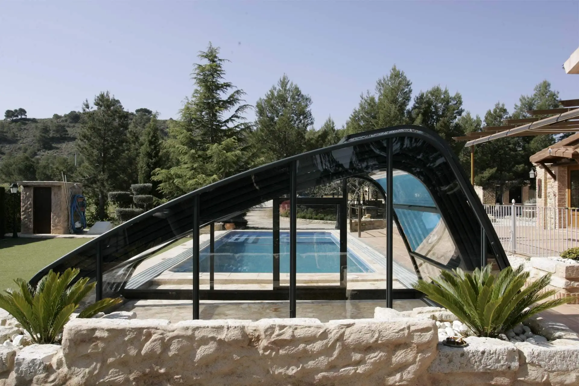 /cubiertas-de-piscinas/cubiertas-bajas-para-piscinas/velsa-elegant/