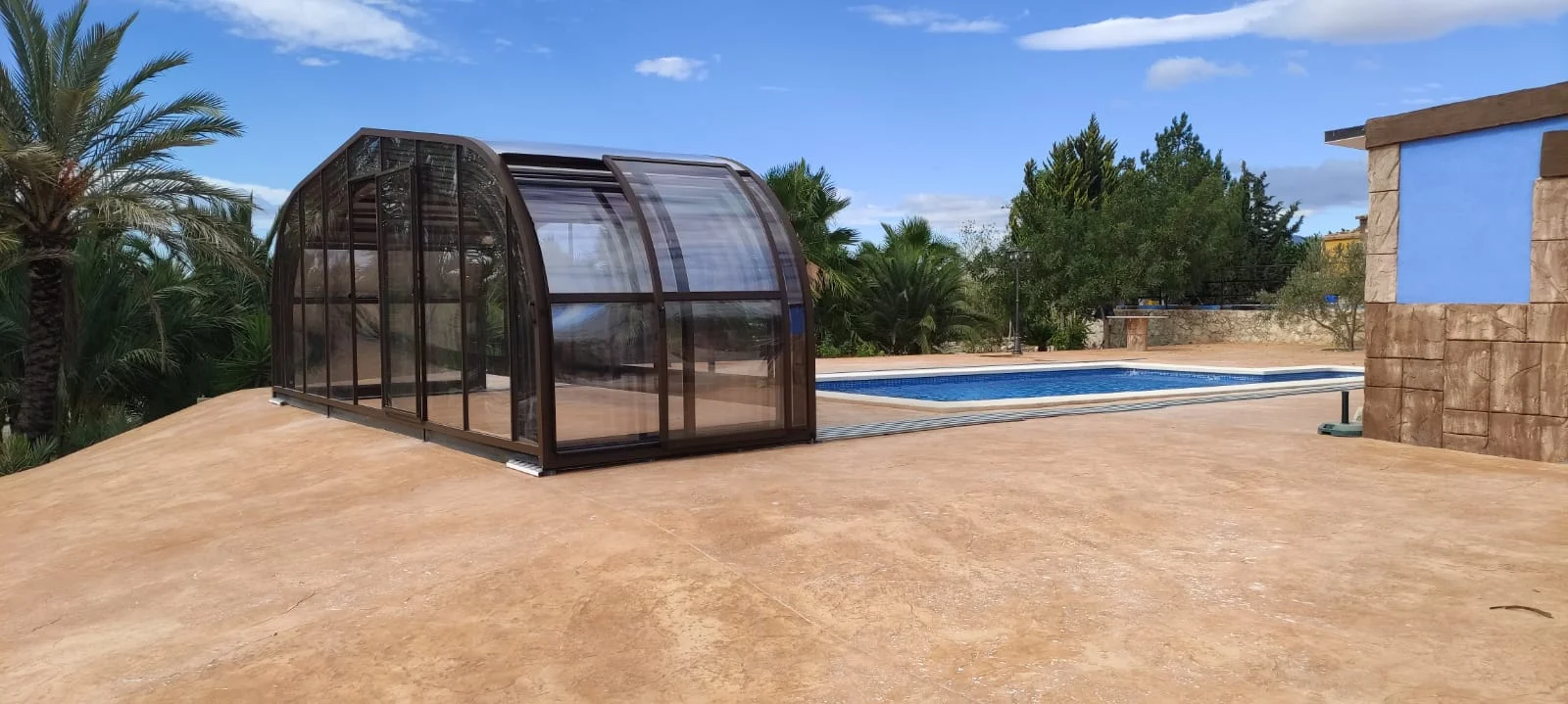 /cubiertas-de-piscinas/cubiertas-altas-para-piscinas/vega-sun-telescopica/