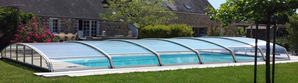 ventajas-instalar-cubierta-baja-piscina